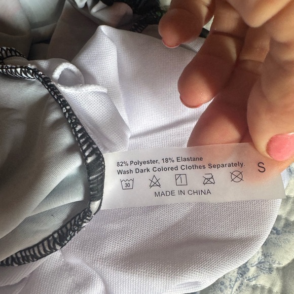 Floral Puff Sleeve Swimsuit - Picture 8 of 9